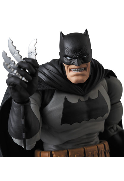 Batman: The Dark Knight Returns – Batman (Black Version) MAFEX No.106