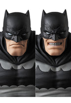 Batman: The Dark Knight Returns – Batman (Black Version) MAFEX No.106
